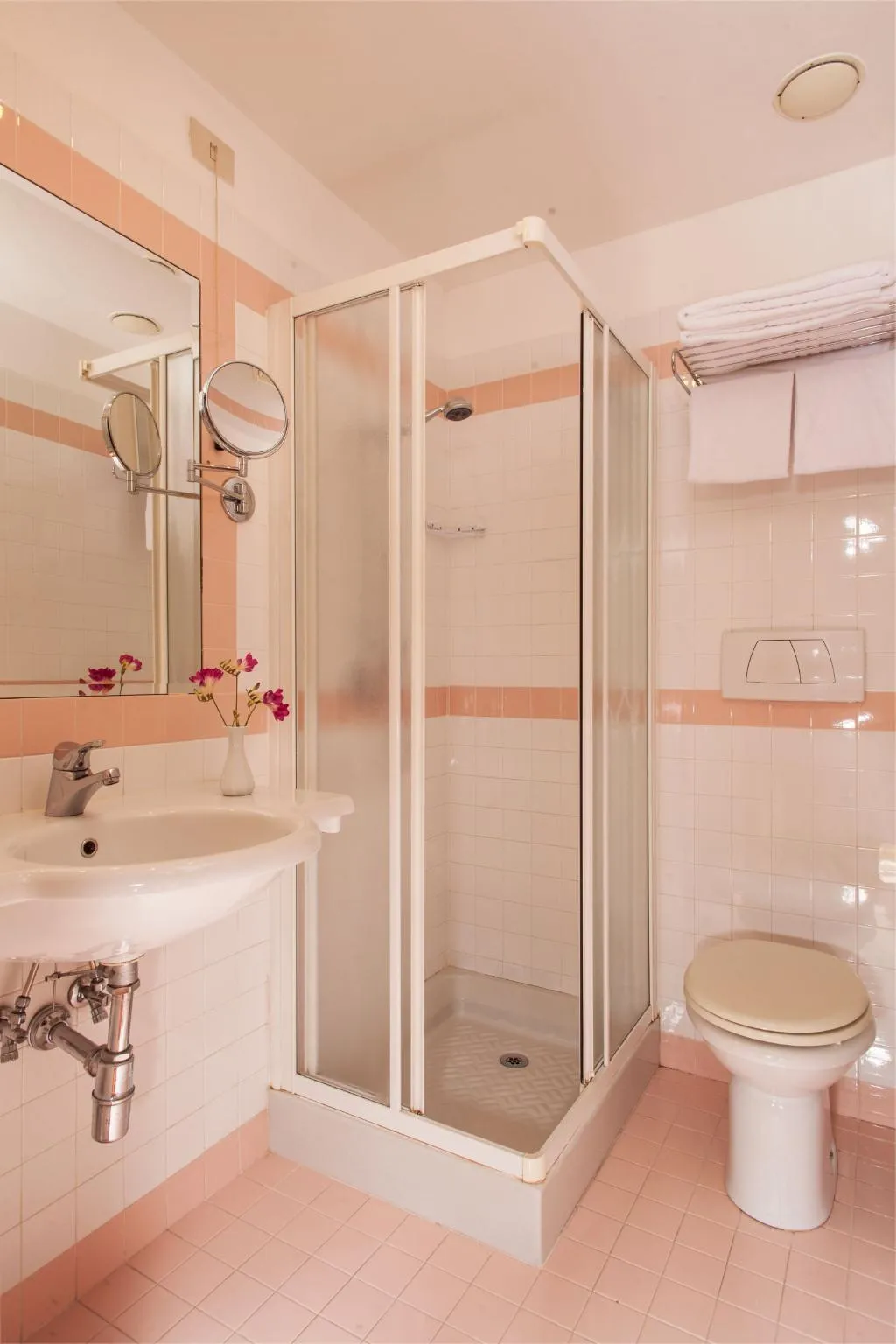 TWIN STANDARD Room, Piemonte, Rome