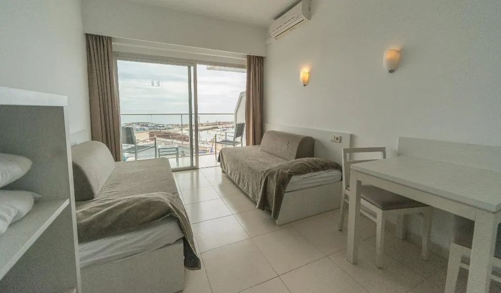 Room, Embat, Majorca