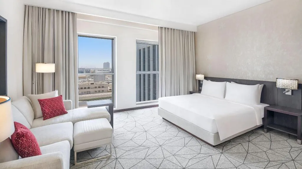 Room POOL VIEW KING BED Room, Hyatt Place Dubai/Jumeirah, Dubai