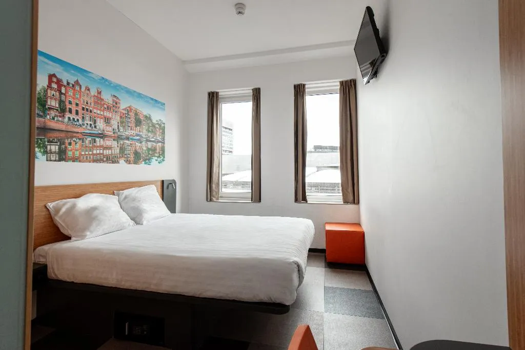 DOUBLE SUPERIOR Room, easyHotel Amsterdam Arena Boulevard, Amsterdam