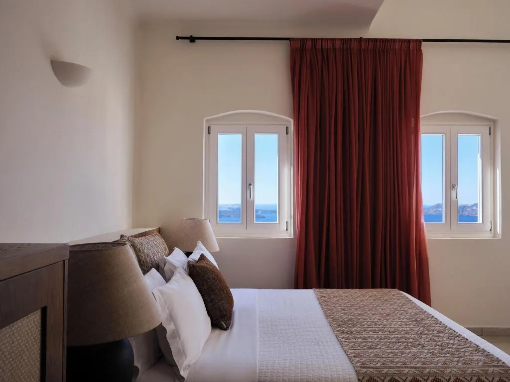 JUNIOR SUITE SUPERIOR WITH DOUBLE BED Room, San Antonio, Santorini