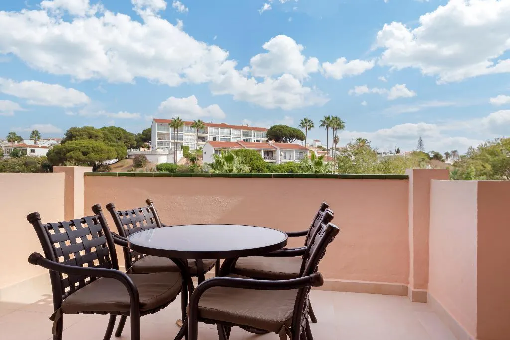 APARTMENT CAPACITY 4 ONE BEDROOM Room, Los Amigos Beach Club, Costa Del Sol