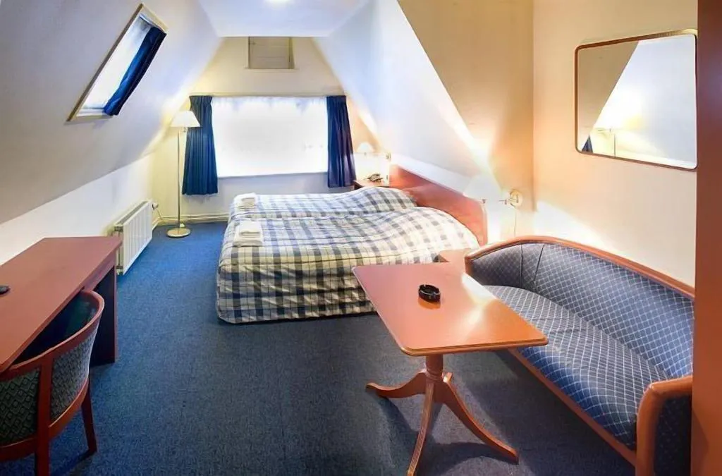 Double or Twin WITH DOUBLE BED Room, Prins Hendrik, Amsterdam