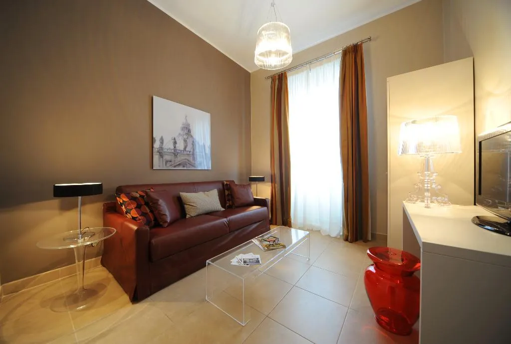 APARTMENT CAPACITY 6 Room, Residence Trianon Borgo Pio, Rome