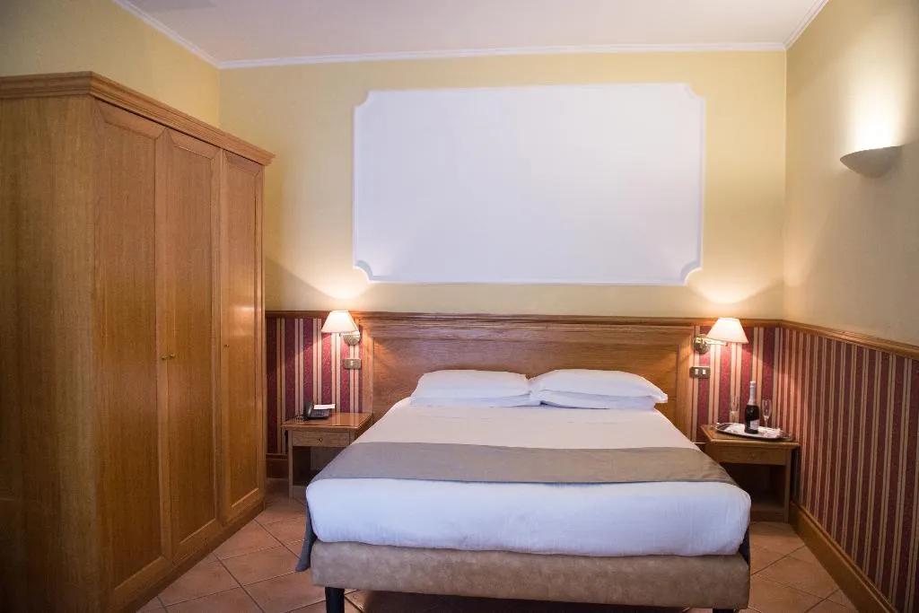 DOUBLE STANDARD Room, Leopardi Napoli, Naples
