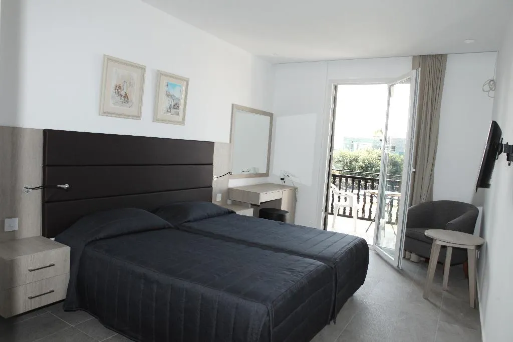 Double or Twin DELUXE Room, Dionysos Central, Cyprus