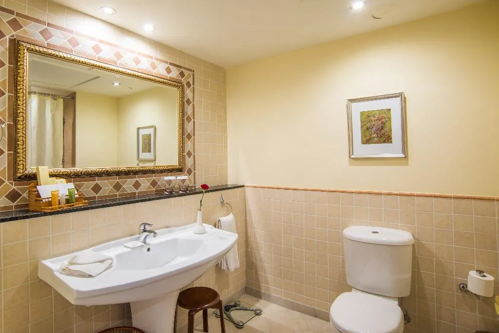 SINGLE DELUXE SIDE SEA VIEW Room, Grand Hotel Excelsior, Malta