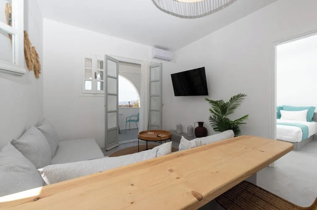 Room, Symmetry Suites, Santorini