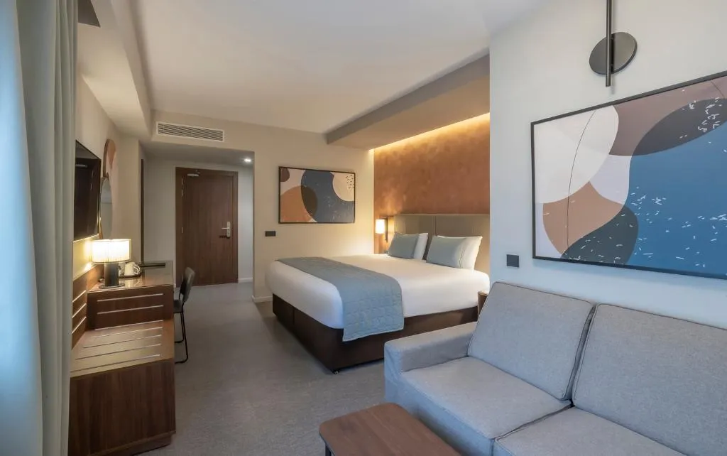 DOUBLE DELUXE QUEEN BED Room, Hotel Riu Plaza The Gresham Dublin, Dublin