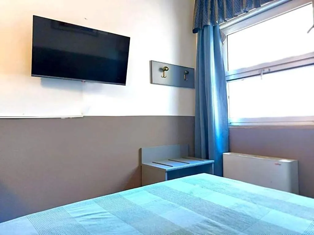 Room, Kebhotel, Milan