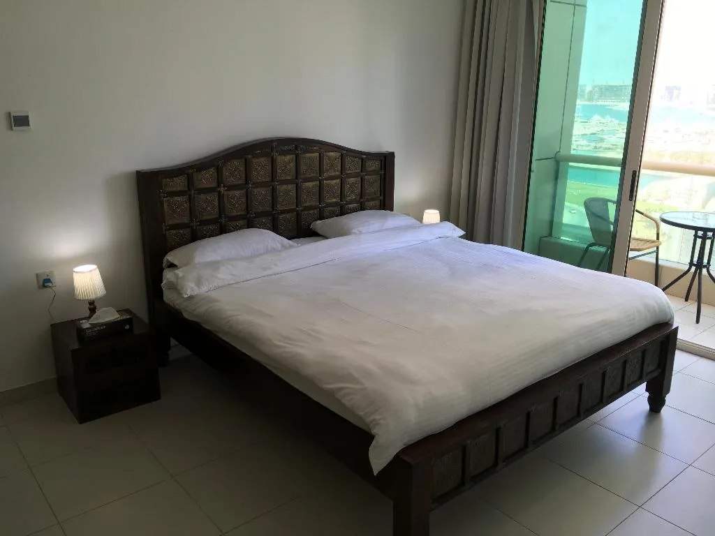 Room, Royal Oceanic, Dubai