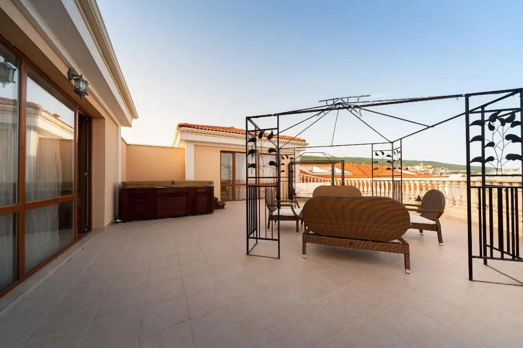 Terrace, Maisonettes In Royal Bay Residence And Spa, Bourgas