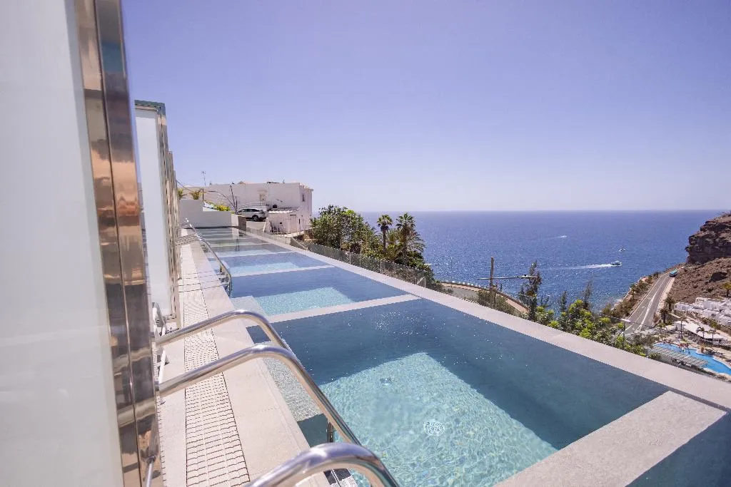 Double or Twin SUPERIOR WITH PRIVATE POOL Room, Servatur Puerto Azul, Gran Canaria