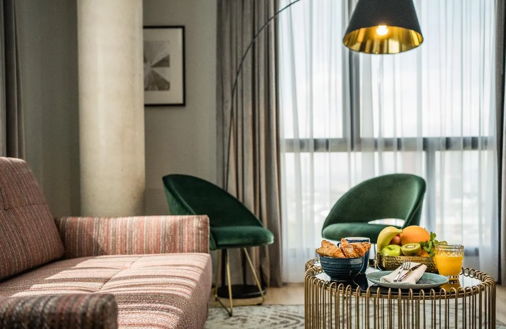 JUNIOR SUITE CAPACITY 3 Room, Leonardo Royal Hotel Barcelona Fira, Barcelona