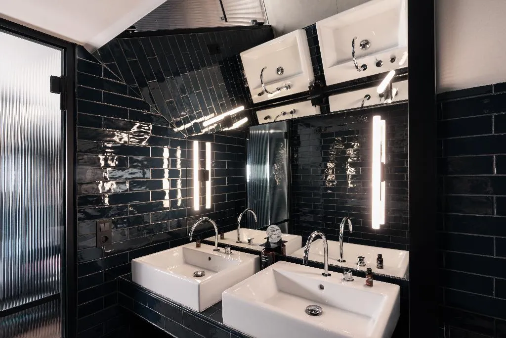 SUITE WITH TERRACE Room, Chic & Basic Gravity, Porto