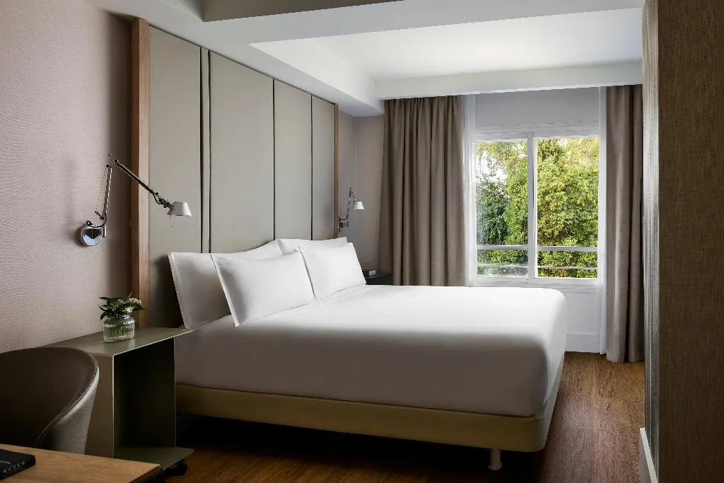 DOUBLE STANDARD Room, NH Paseo de la Habana, Madrid