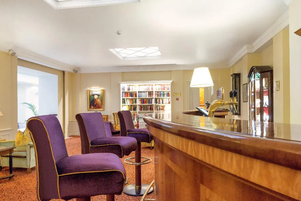Bar, Hotel Kaiserhof Wien, Vienna
