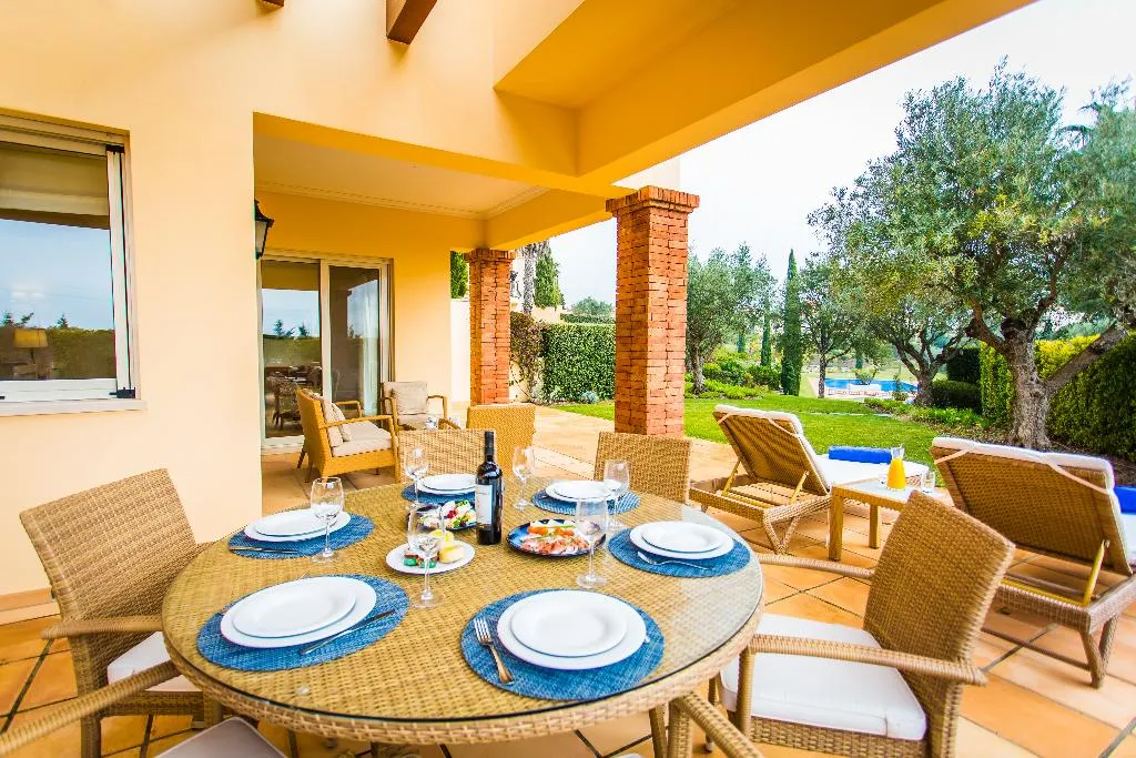 VILLA TWO BEDROOMS Room, Monte Rei Golf & Country Club, Algarve