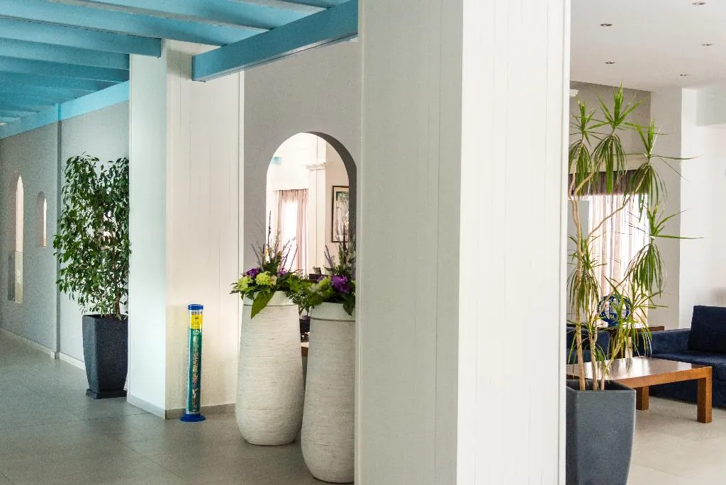 Lobby, Kefalos Damon Hotel Apts, Cyprus