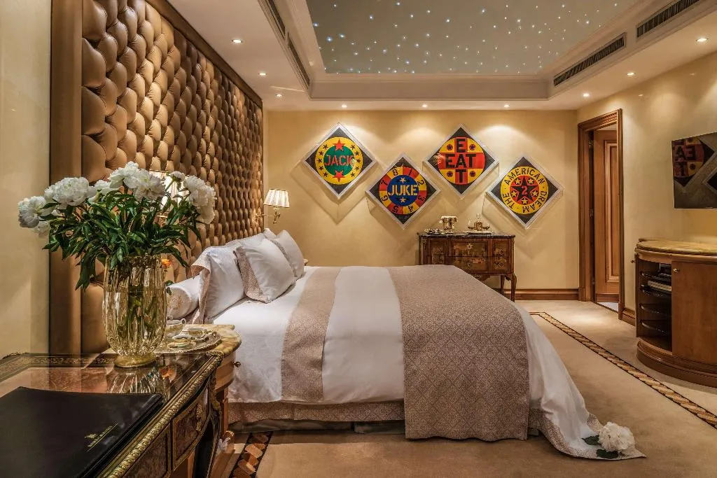 SUITE STANDARD Room, Rome Cavalieri, A Waldorf Astoria Hotel, Rome