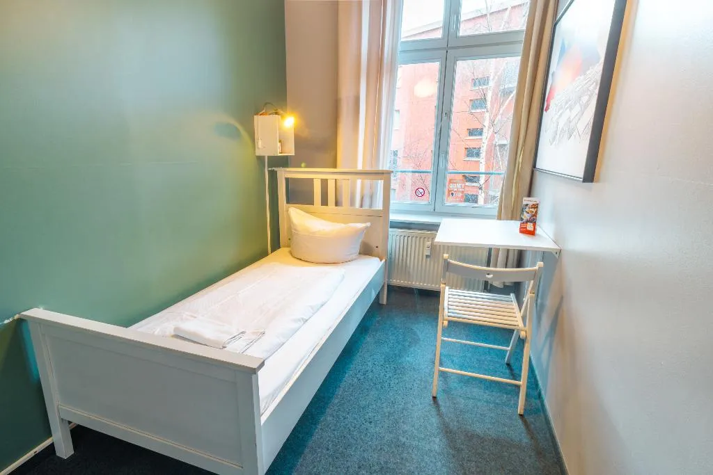 APARTMENT STANDARD Room, St Christopher's Inn Berlin Alexanderplatz, Berlin