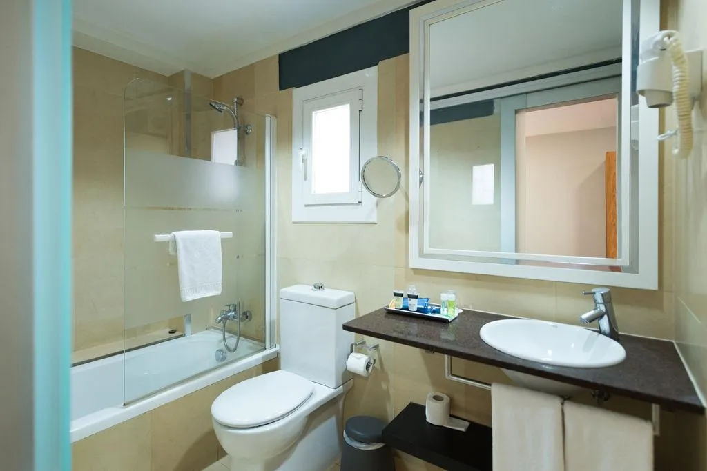 DOUBLE WITH KITCHENETTE Room, Senator Barcelona Apartments, Barcelona