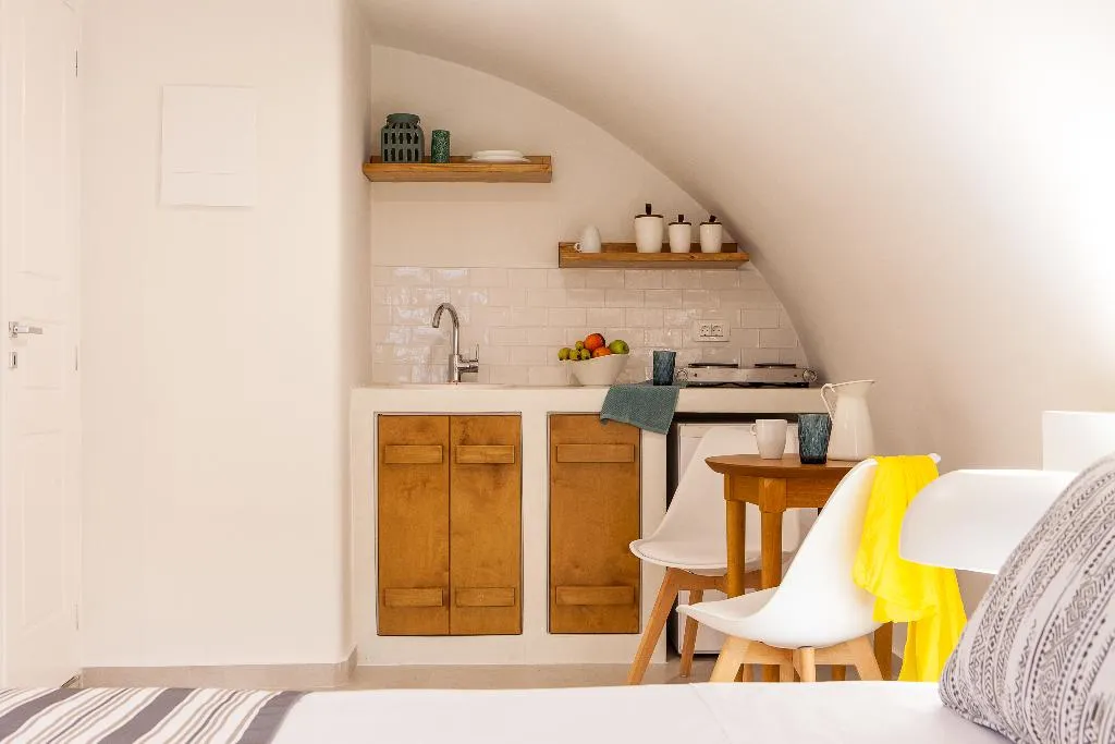 Room, Margarenia, Santorini