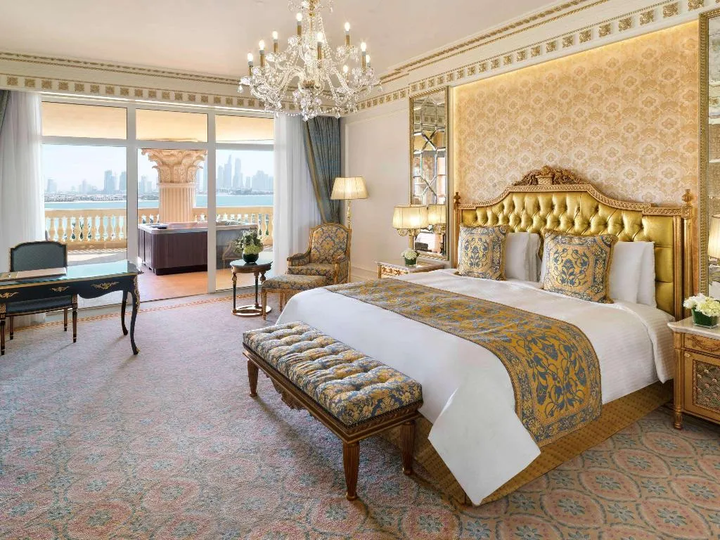 SUITE Presidential Room, Raffles The Palm Dubai, Dubai