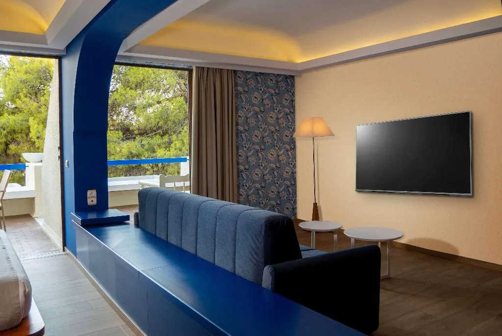 JUNIOR SUITE PREMIUM GARDEN VIEW Room, Ramada by Wyndham Loutraki Poseidon Resort, Kalamata