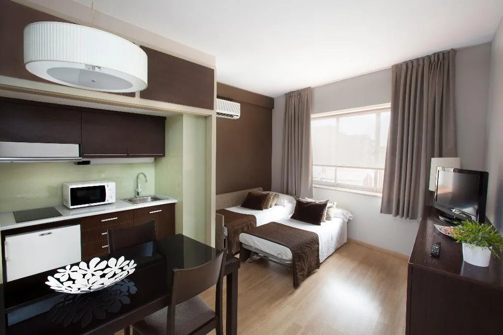 APARTMENT ONE BEDROOM Room, Senator Barcelona Apartments, Barcelona
