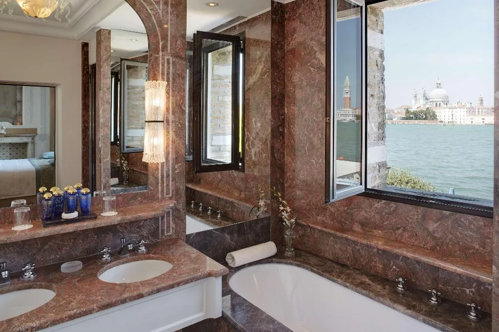 SUITE WITH VIEWS Room, Hotel Cipriani, A Belmond Hotel, Venice, Venice