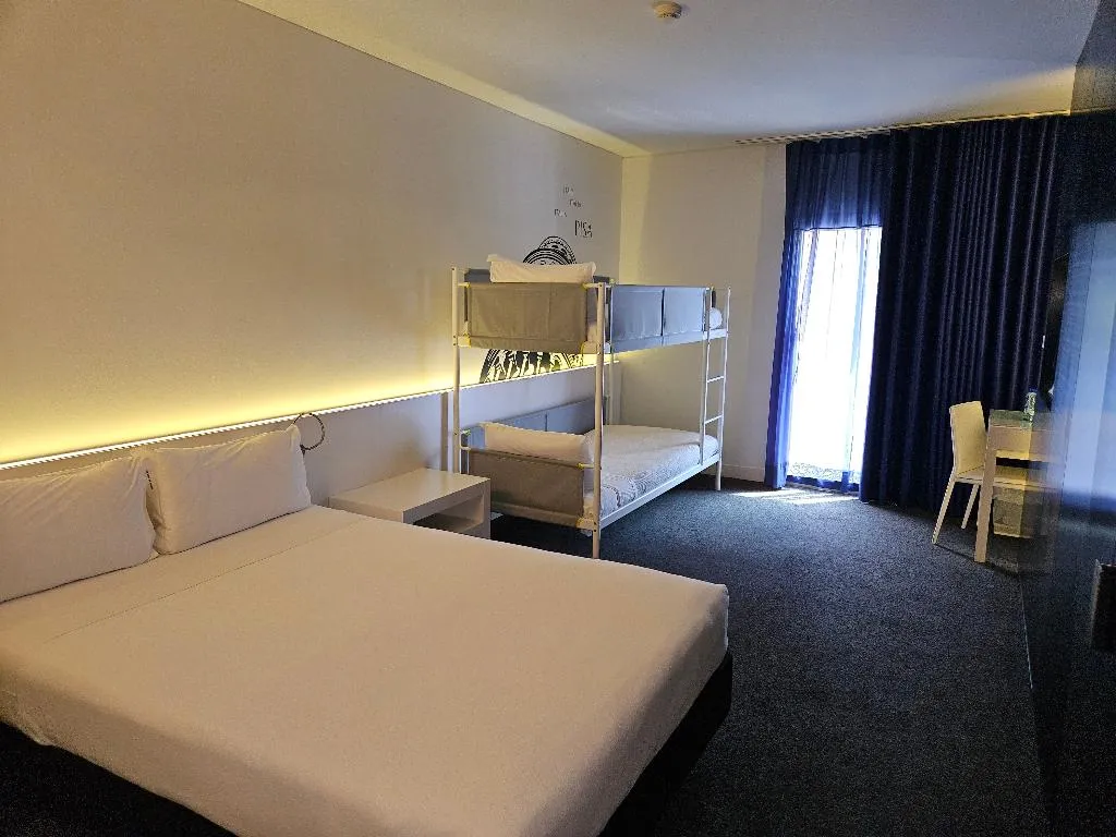 FAMILY ROOM CAPACITY 4 Room, 3K Europa, Lisbon