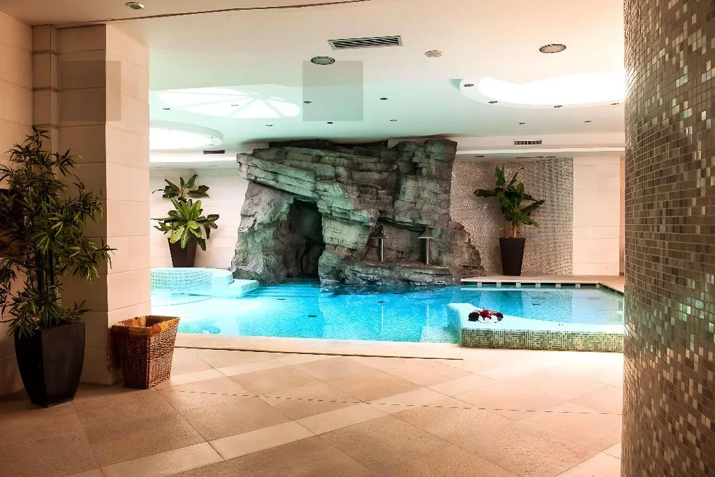 Pool, Picciolo Etna Golf Resort & Spa, Curio Collection, Catania