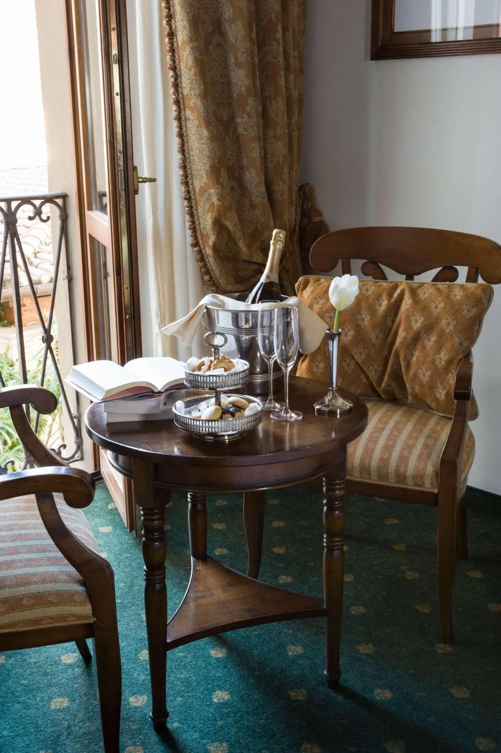 Room, Adler Cavalieri Hotel-Private Spa & Gym, Florence
