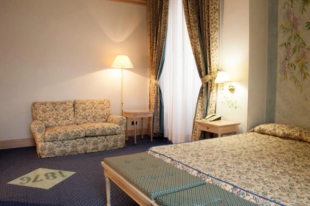 JUNIOR SUITE WITH BALCONY Room, De la Ville, Rome