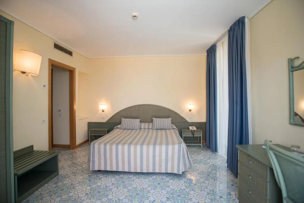 Room, Villa Maria, Naples