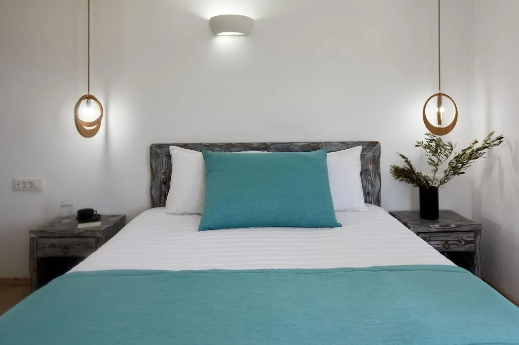 Room, Symmetry Suites, Santorini