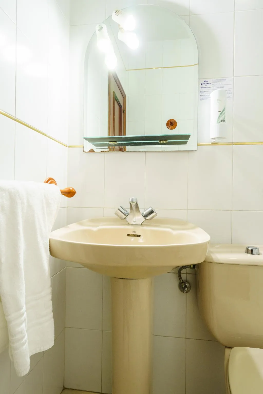 TRIPLE STANDARD Room, Los Castaños, Seville