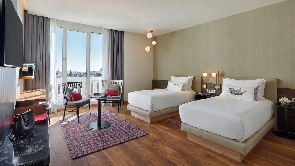TWIN STANDARD Room, Hyatt Centric Gran Via Madrid, Madrid