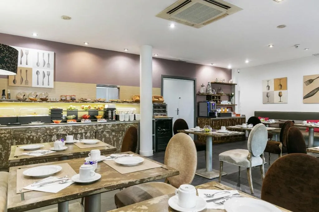 Restaurant, Globales Acis & Galatea Hotel, Madrid