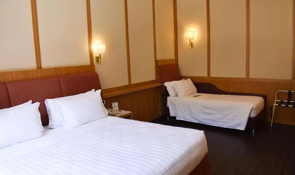 TRIPLE SUPERIOR KING BED Room, Hilton Garden Inn Rome Colosseum, Rome