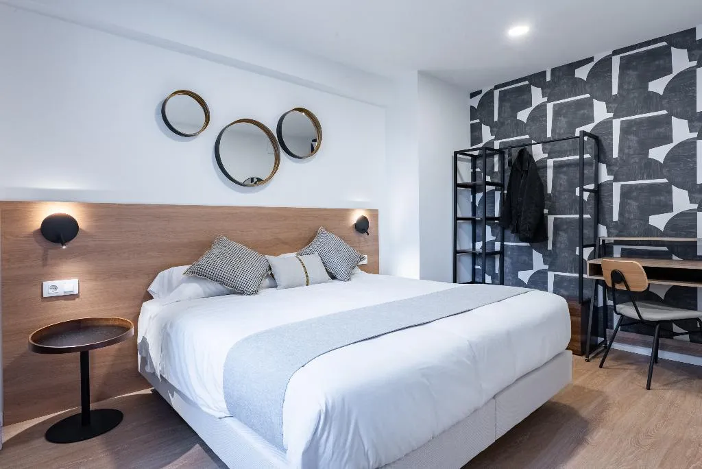 APARTMENT ONE BEDROOM Room, Smartr Valencia Turia, Valencia