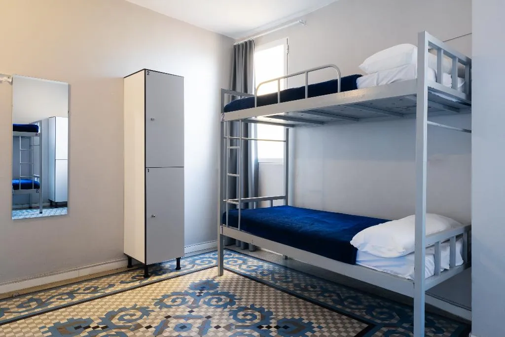 Bed in dormitory FEMALE ROOM Room, Purple Nest, Valencia
