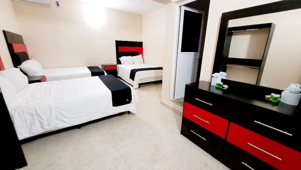 FAMILY ROOM THREE BEDS Room, Jardín Cancún, Cancun Area