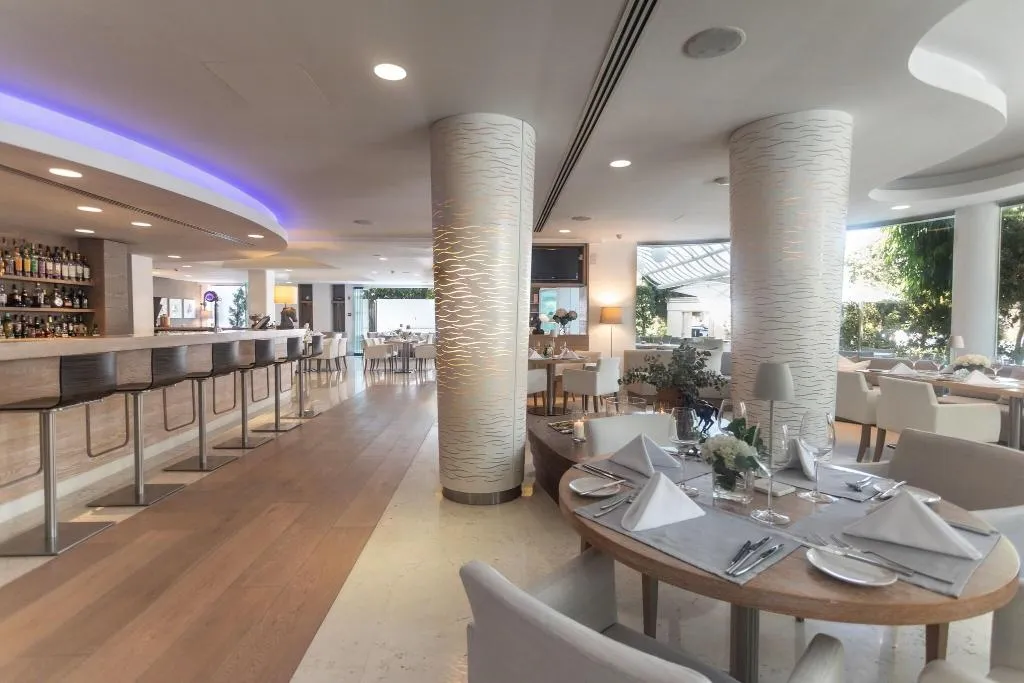 Bar, Alasia Hotel, Cyprus