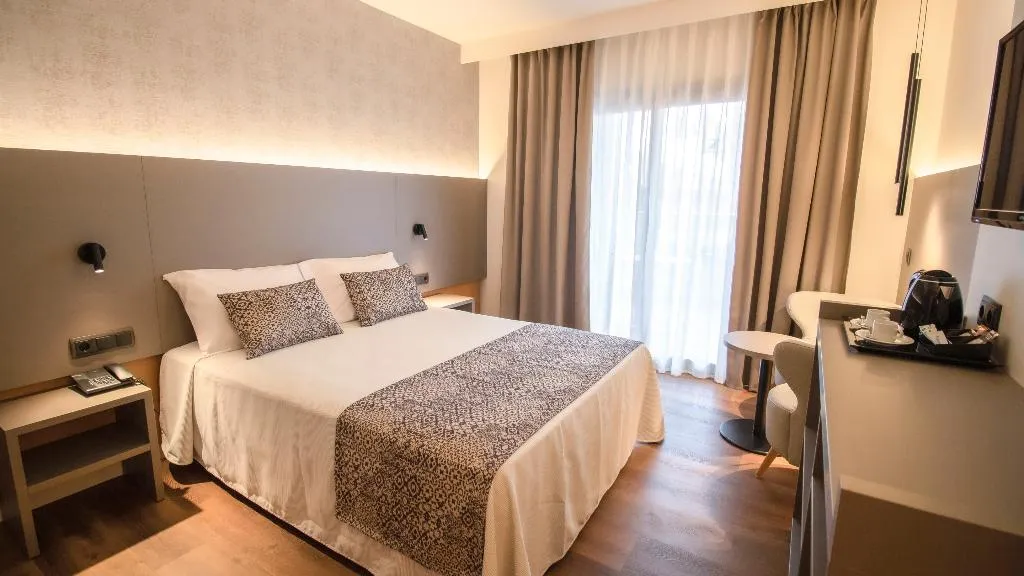 DOUBLE STANDARD Room, Golden Bahia de Tossa & Spa, Costa Brava