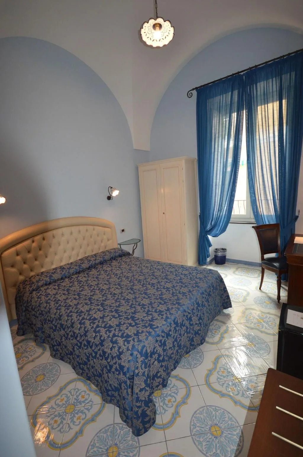 Room, B&B Palazzo Pisani, Naples