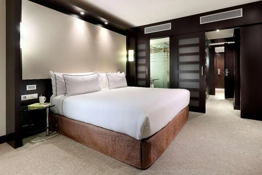 Double or Twin STANDARD Room, Melia Barcelona Sarria, Barcelona