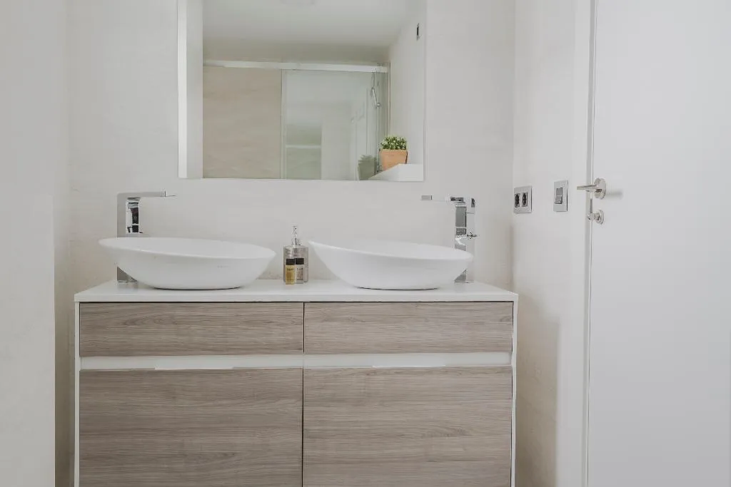 APARTMENT CAPACITY 6 THREE BEDROOM Room, HQ Rooms San Vicente, Valencia