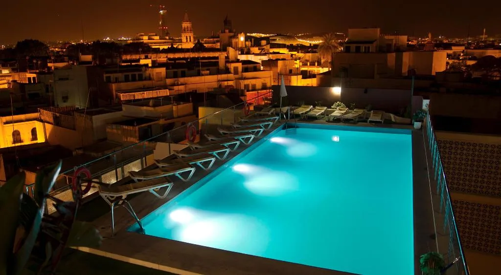 Pool, Don Paco, Seville